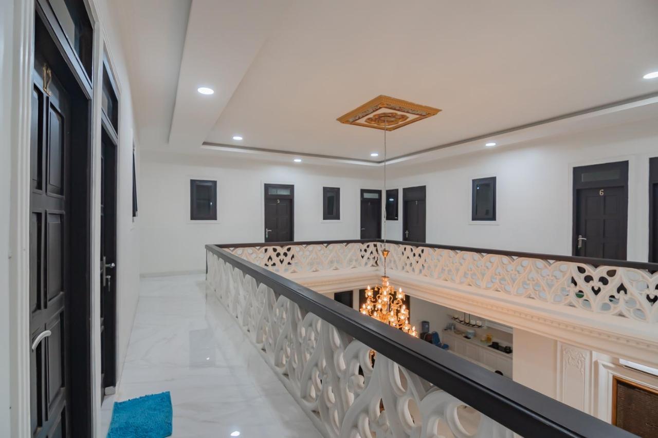 Family Homestay Syariah Cirebon RedPartner Bagian luar foto