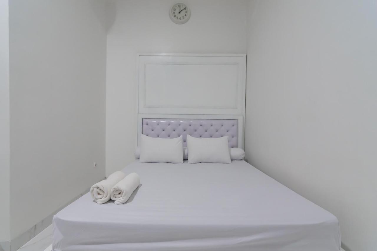 Family Homestay Syariah Cirebon RedPartner Bagian luar foto
